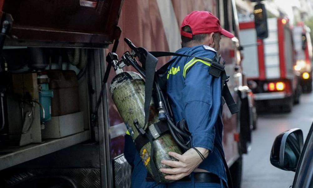 Φωτιά σε διαμέρισμα στο Παγκράτι